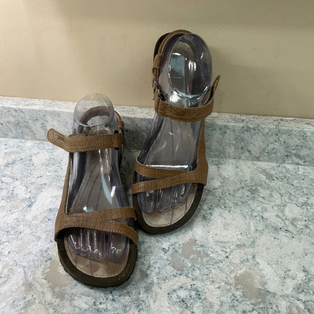 Teva Sandals Cabrillo Wedge Size 9 Brown Leather Strappy Adjustable Comfort